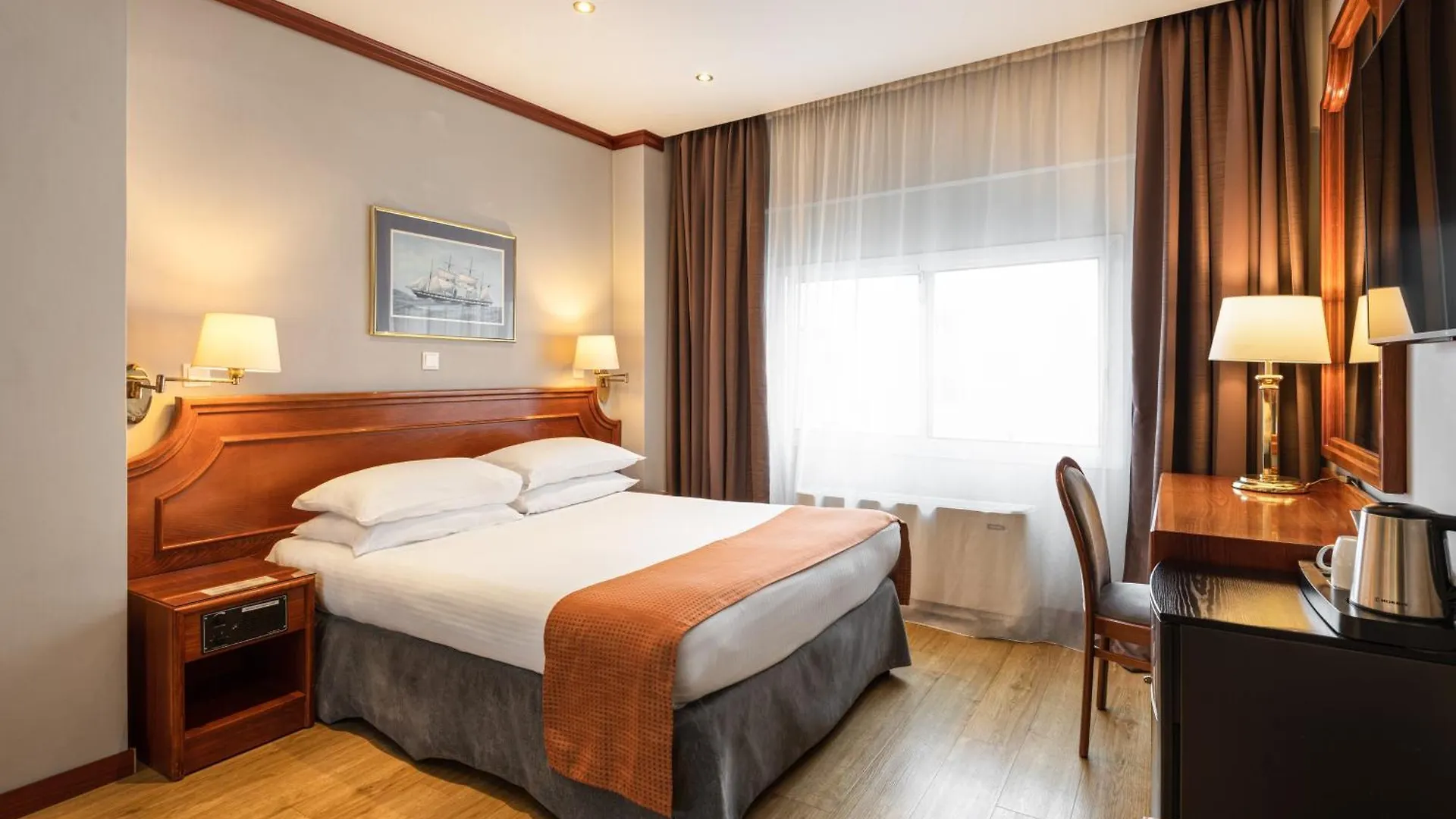 Holiday Inn Thessaloniki By Ihg 5*,